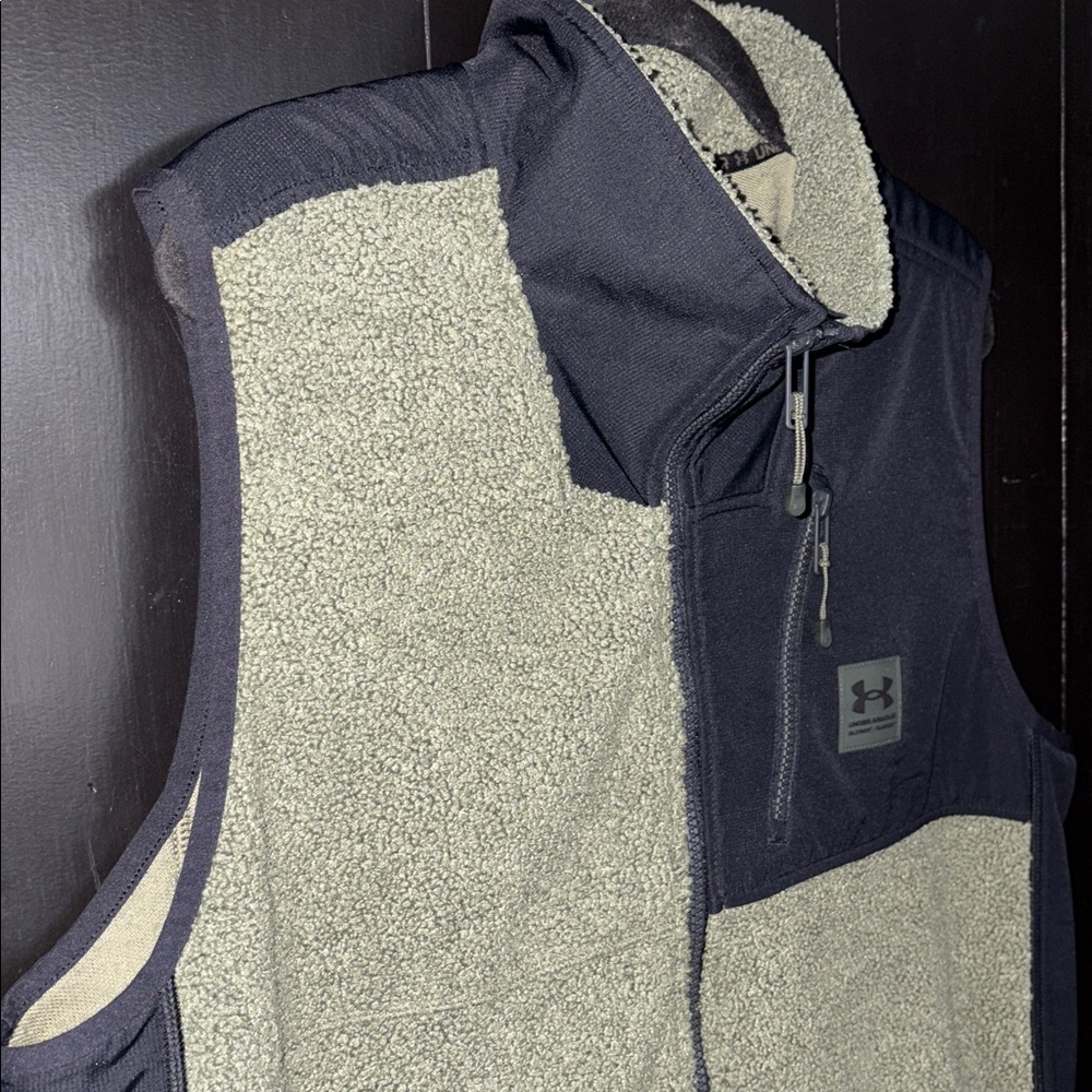 🗻Under Armour Mission Boucle Loose Fit Sherpa Vest. XL - Picture 4 of 14